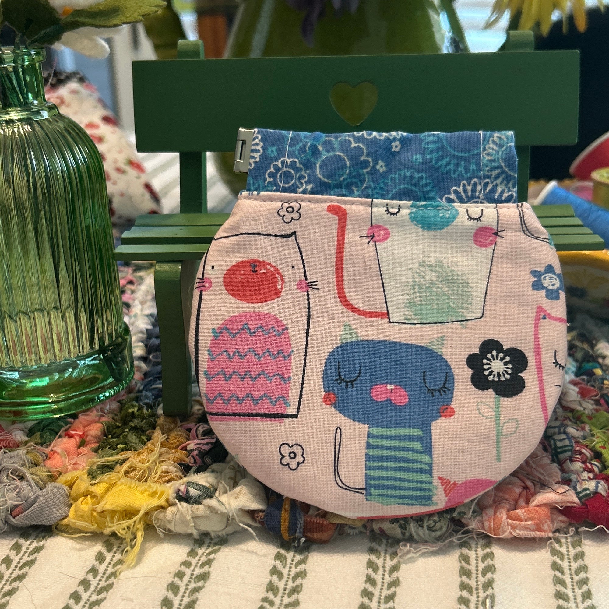 Kiss Clasp Pouch - Whimsical Kitties