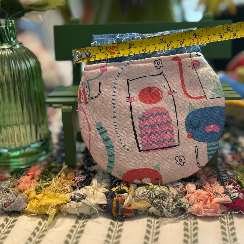 Kiss Clasp Pouch - Whimsical Kitties